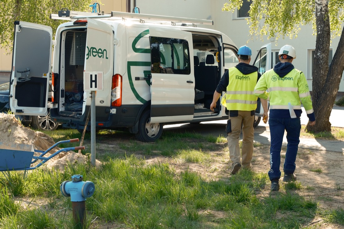Pojazd serwisowy Elgreen na terenie inwestycji